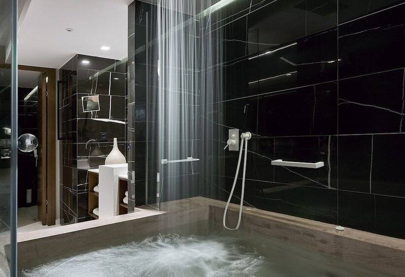 جناح سوبيريور مطل علي البحر, Dyo Suites