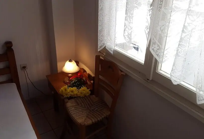 エコノミールーム, Epic Rooms