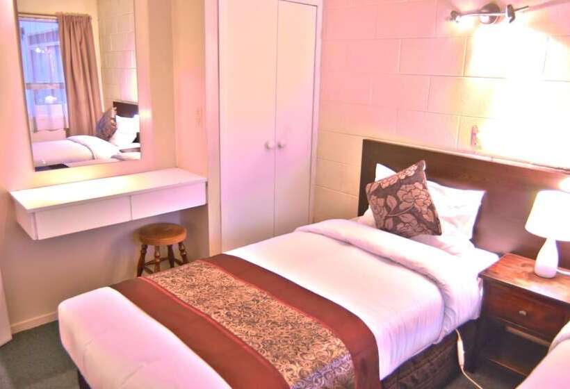 스위트, Barcelona Motel
