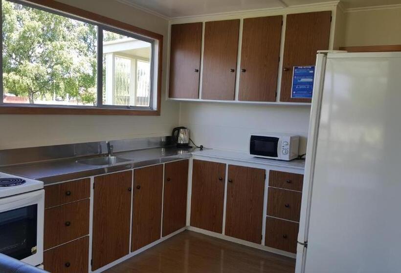 סוויטת 3 חדרי שינה, High Country Lodge, Motels & Backpackers