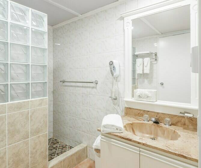 سوئیت 2 خوابه, Belair Beach