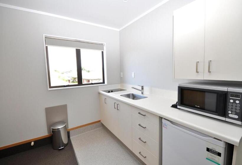 جناح, Knightsbridge Court Motor Lodge