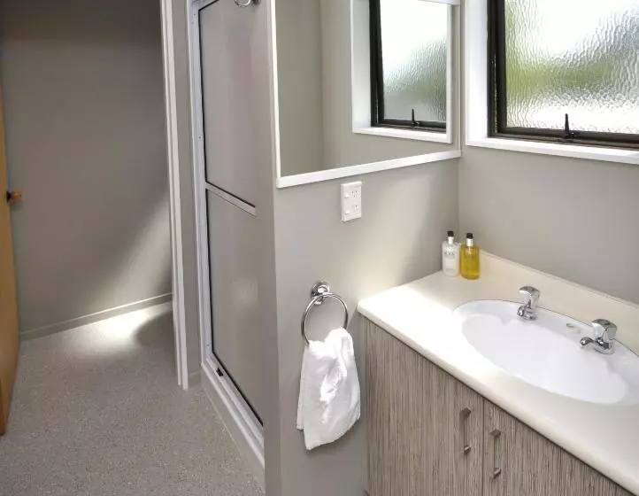 ２ベッドルーム家族用アパートメント, Knightsbridge Court Motor Lodge