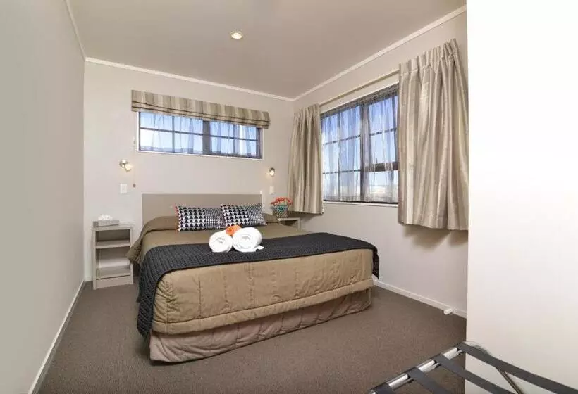 ２ベッドルーム家族用アパートメント, Knightsbridge Court Motor Lodge