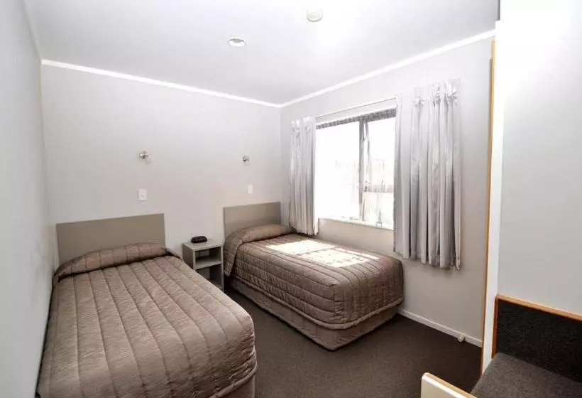 ２ベッドルーム家族用アパートメント, Knightsbridge Court Motor Lodge