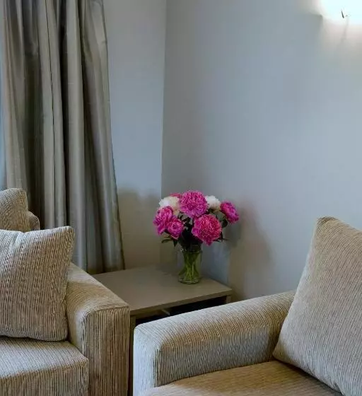 ２ベッドルーム家族用アパートメント, Knightsbridge Court Motor Lodge