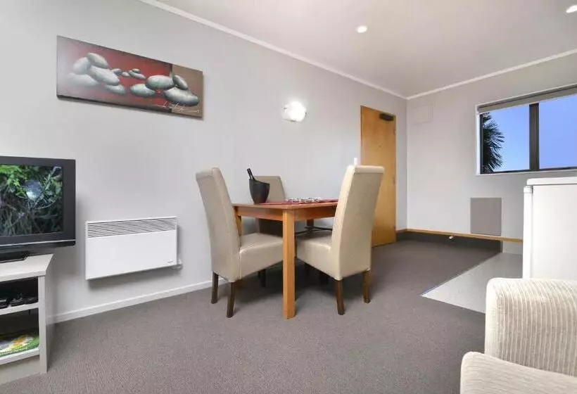 ハイドロマッサージバス付きスイート, Knightsbridge Court Motor Lodge