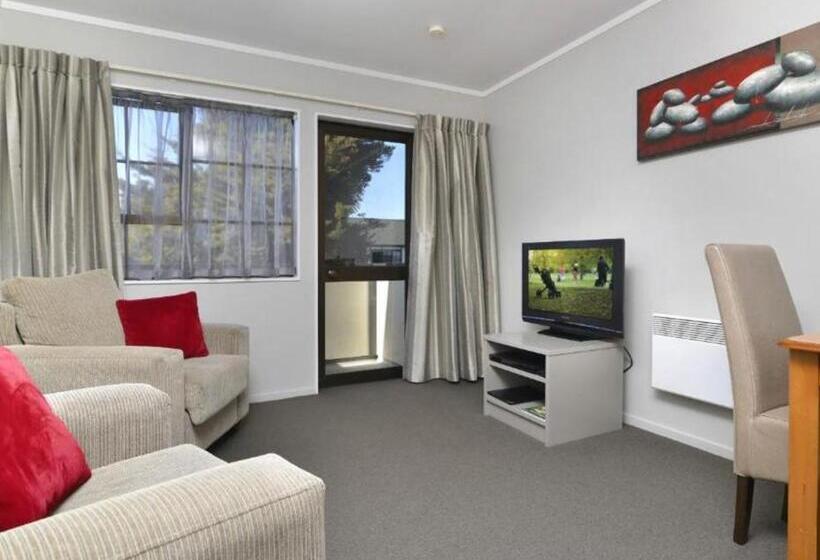 자쿠지 스위트, Knightsbridge Court Motor Lodge