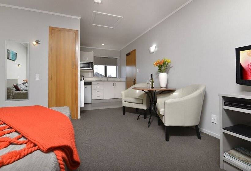스탠다드 스튜디오 킹침대, Knightsbridge Court Motor Lodge