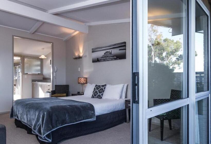 스탠다드 스튜디오 킹침대, Twin Peaks Lakeside Inn