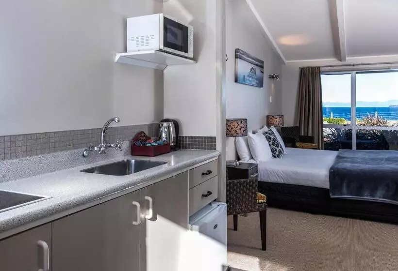 استودیو استاندارد با تخت کینگ, Twin Peaks Lakeside Inn