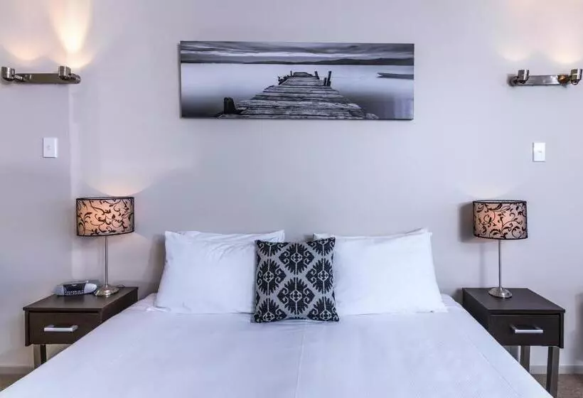 استودیو استاندارد با تخت کینگ, Twin Peaks Lakeside Inn