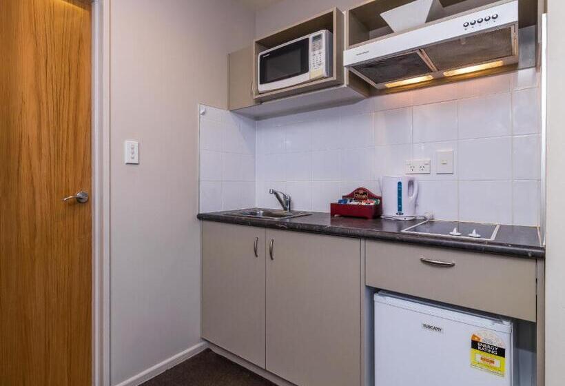 דירת שני חדרים, Twin Peaks Lakeside Inn