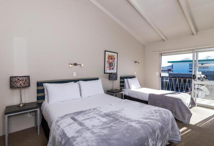 수피리어 스튜디오, Twin Peaks Lakeside Inn