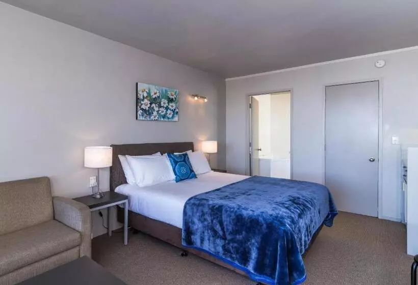 اتاق استاندارد با وان آب گرم, Twin Peaks Lakeside Inn
