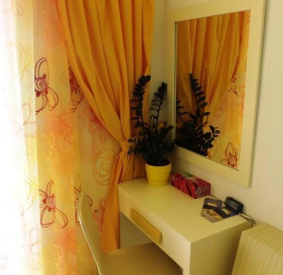 اتاق استاندارد سه نفره, Bicorna Chania