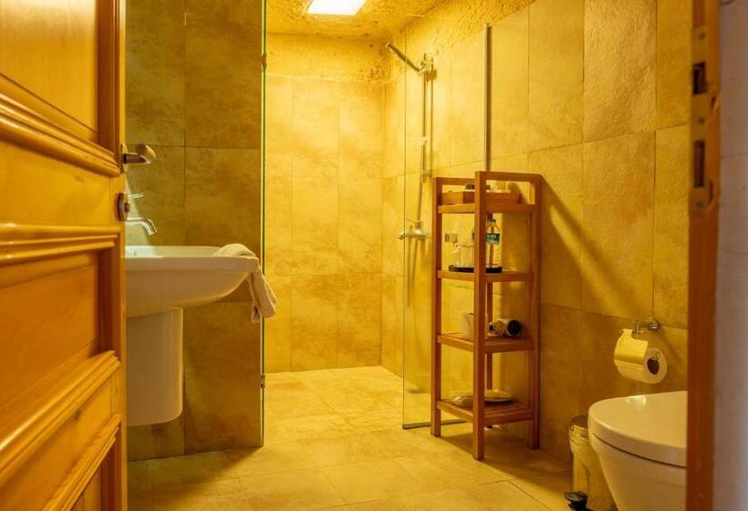 Номер Стандарт, Serinn House