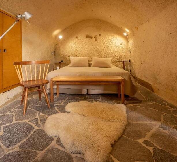 اتاق استاندارد, Serinn House