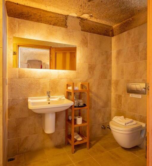 اتاق لوکس, Serinn House