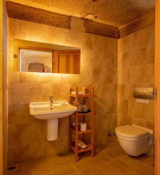 اتاق لوکس, Serinn House