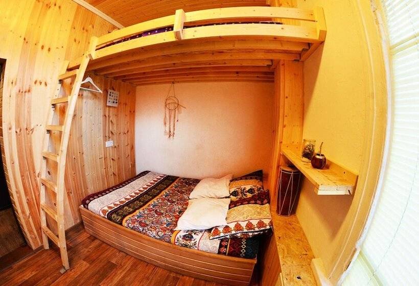 اتاق خانوادگی, Good News Hostel