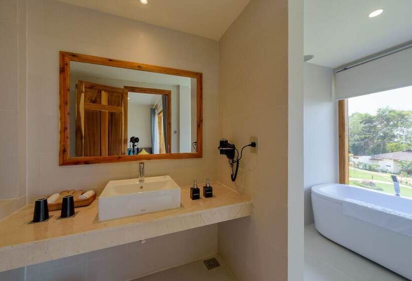 اتاق لوکس با چشمانداز باغ, Camia Resort & Spa