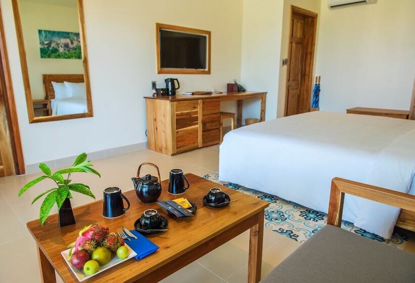 اتاق لوکس با چشم‌انداز باغ, Camia Resort & Spa