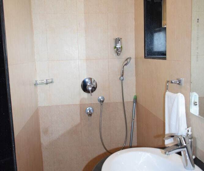 חדר דלוקס מותאם לאנשים עם מוגבלויות, Athi Resorts