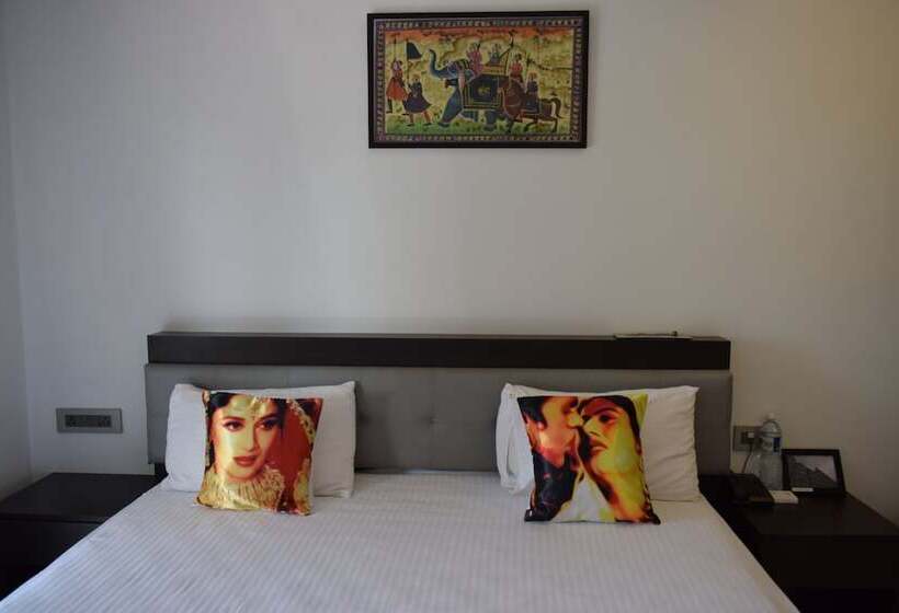 חדר דלוקס מותאם לאנשים עם מוגבלויות, Athi Resorts