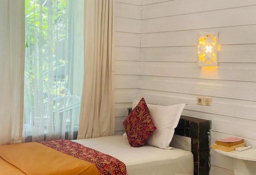 غرفة قياسية مزوَّدة بشُرفة, Tarci Bungalows Lembongan