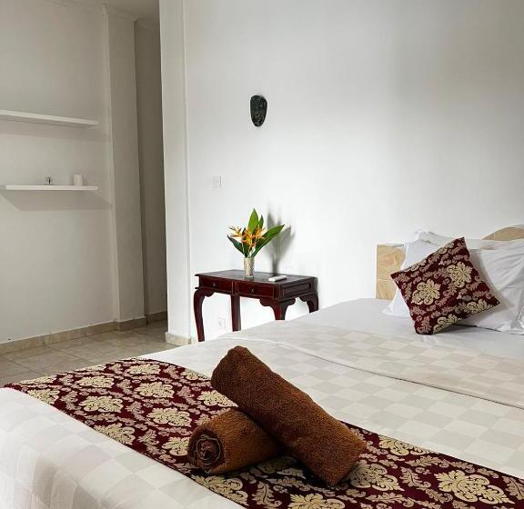 غرفة ديلوكس مطلّة علي البحر مزوَّدة بشُرفة, Tarci Bungalows Lembongan