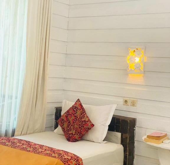 غرفة قياسية مزوَّدة بشُرفة, Tarci Bungalows Lembongan