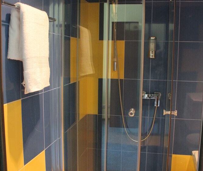 חדר סטנדרט, Ukraine