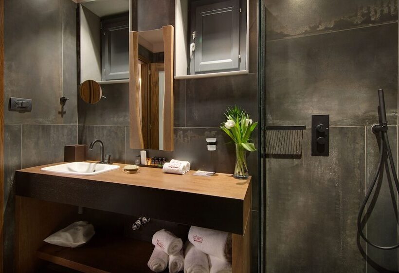 جناح جونيور, Kores Boutique Hotel & Spa