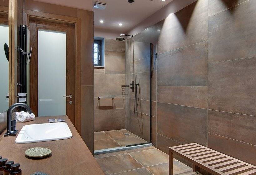 Полулюкс, Kores Boutique Hotel & Spa