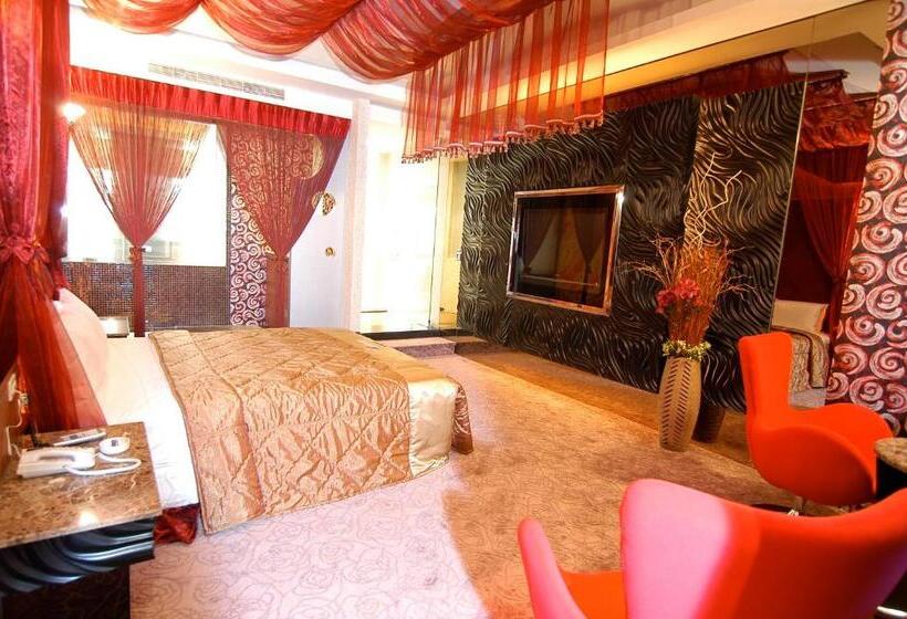 اتاق سوپریور, Romantic Code Art Motel