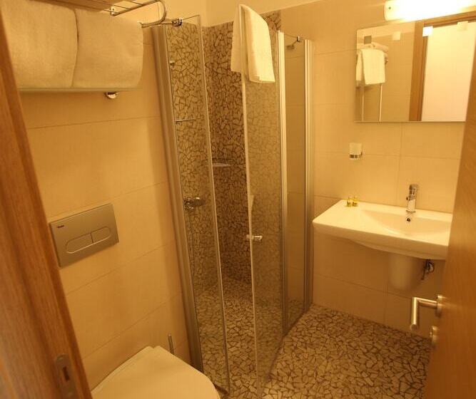 스탠다드 트리플 룸, Aria Doria Otel