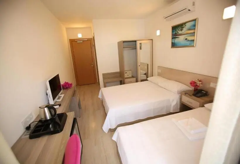 スタンダードトリプルルーム, Aria Doria Otel