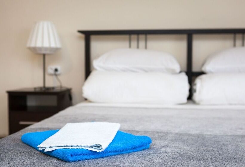 스탠다드 스튜디오, Hostel Vishnya