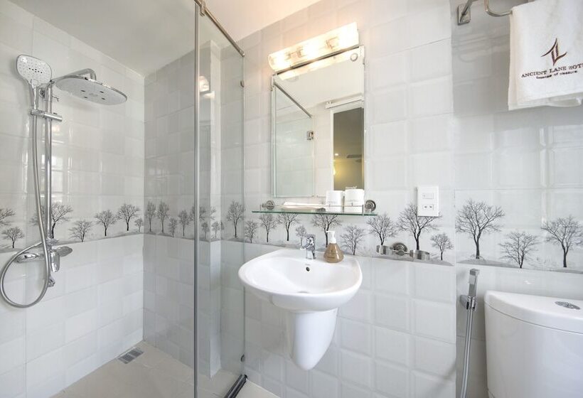 Deluxe Szoba Erkéllyel, Ancient Lane