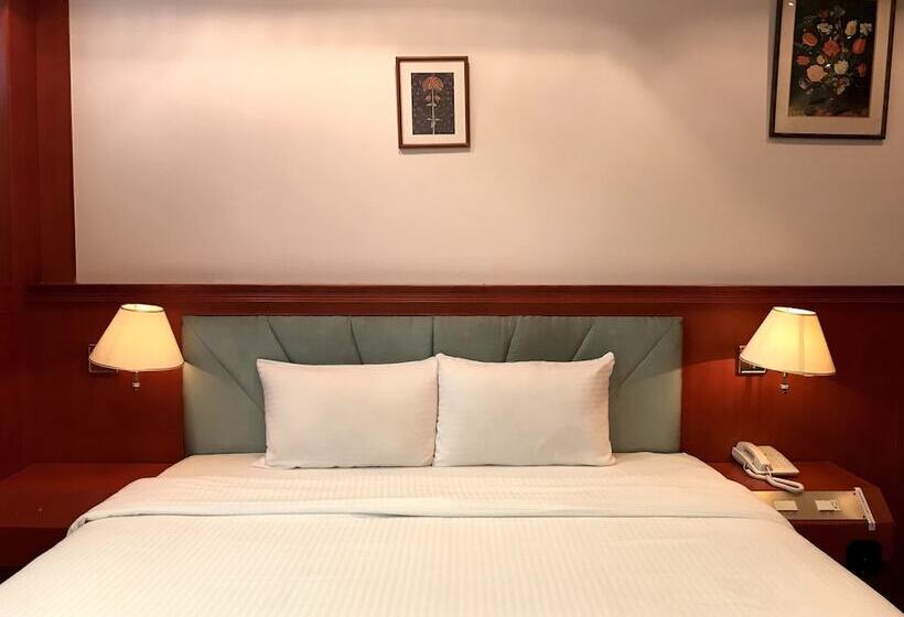 Delüks Oda, Long Shan