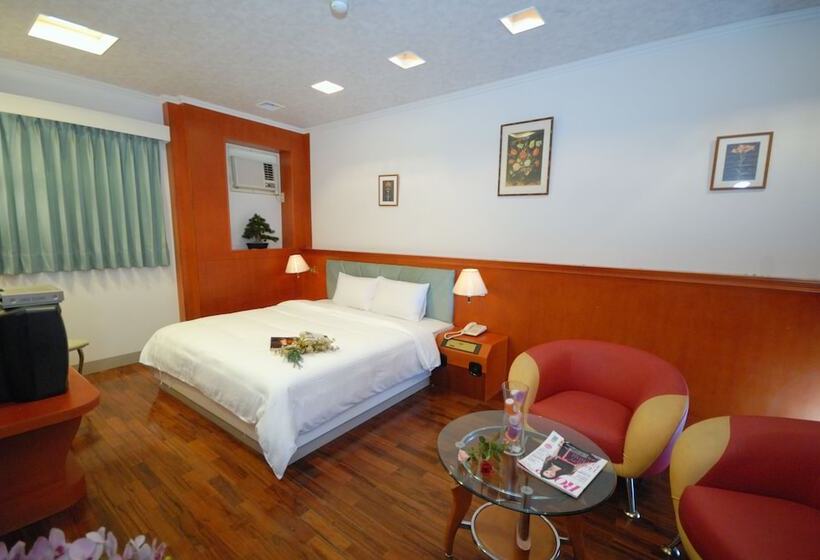 Delüks Oda, Long Shan