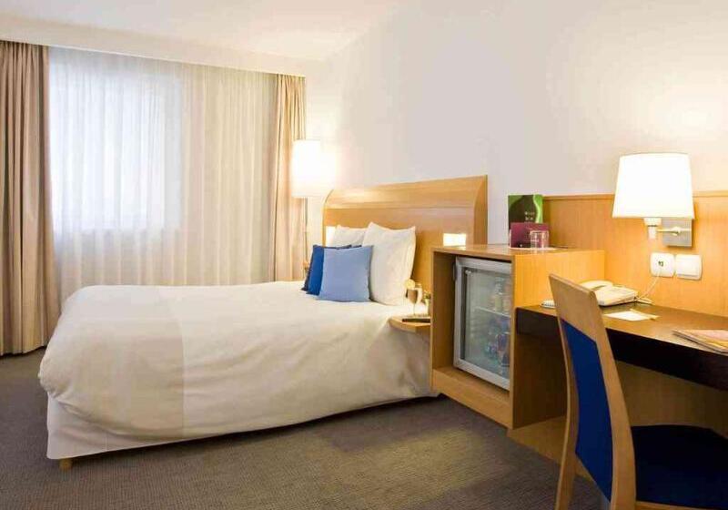 Dört Kişilik Delüks Oda, Long Shan