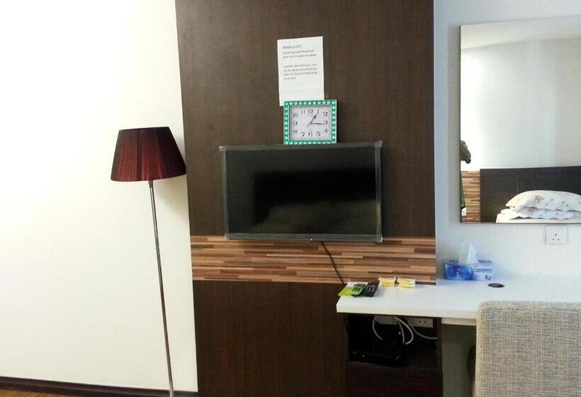 اتاق لوکس سه تخته, Best Studio Guest House