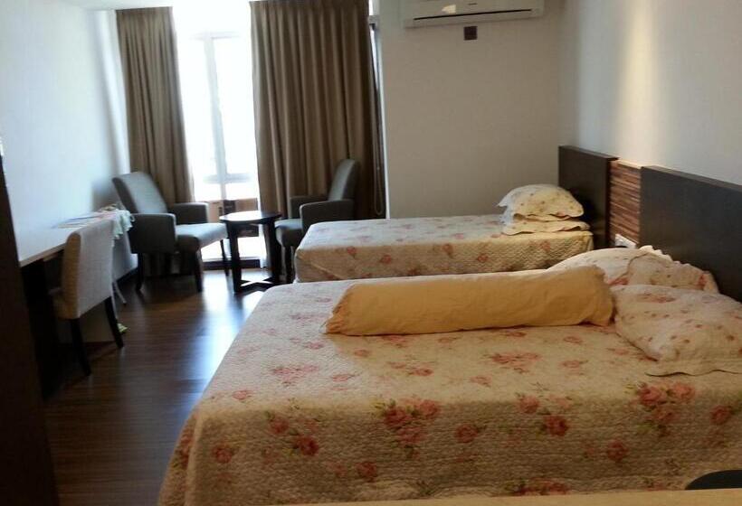 اتاق لوکس سه تخته, Best Studio Guest House