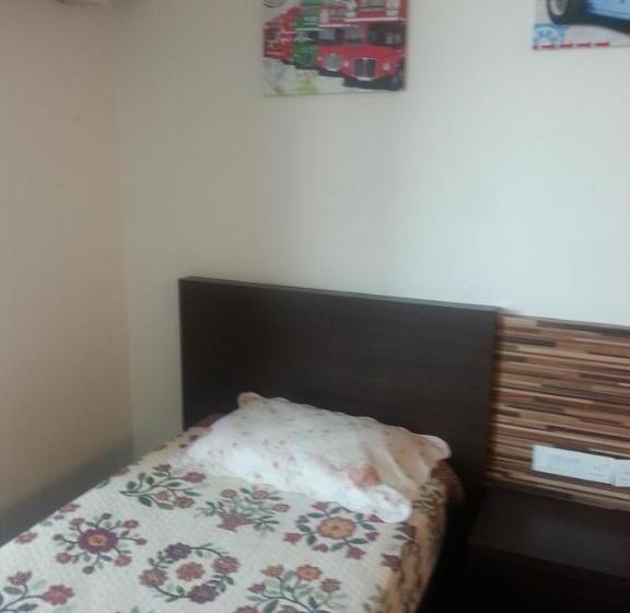 اتاق لوکس سه تخته, Best Studio Guest House