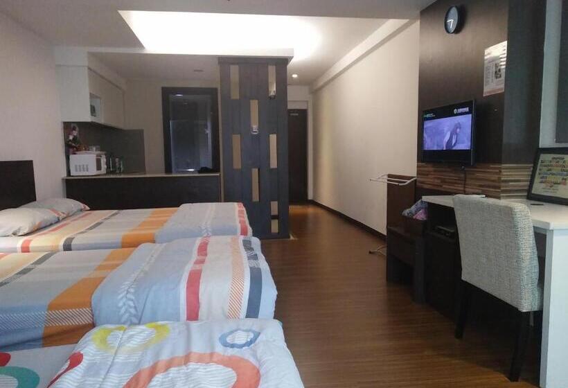 استودیو خانوادگی, Best Studio Guest House