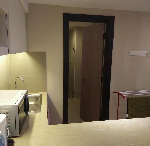 اتاق خانوادگی, Best Studio Guest House