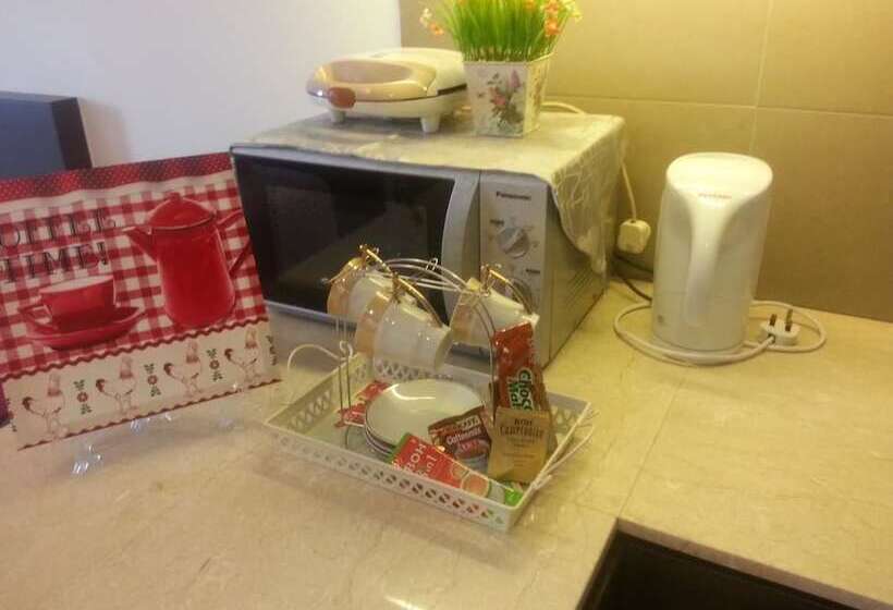 اتاق لوکس سه تخته, Best Studio Guest House