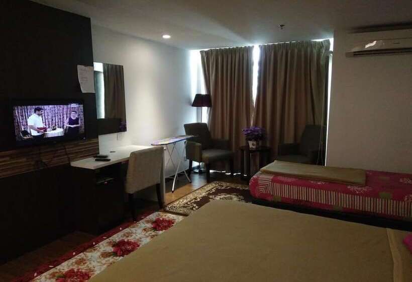 اتاق لوکس سه تخته, Best Studio Guest House